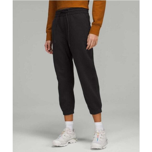 lululemon athletica Pants - Lululemon Loungeful High-Rise Cropped Jogger 24" / Size 4 / Black Fleece
